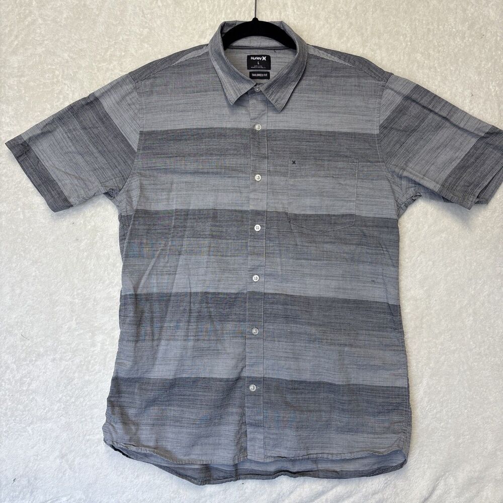 Hurley Men’s Short Sleeve Button Down Shirt, Grat Size L. Tailor Fit